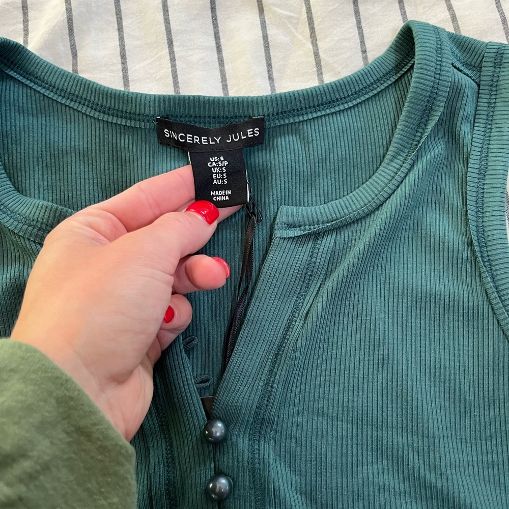 Teal Cropped Button Tank - Picture 4 of 4